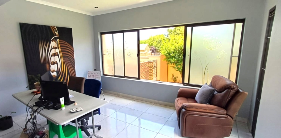 To Let 3 Bedroom Property for Rent in Equestria Gauteng