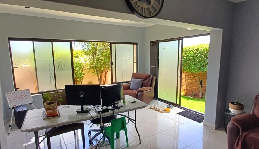 To Let 3 Bedroom Property for Rent in Equestria Gauteng