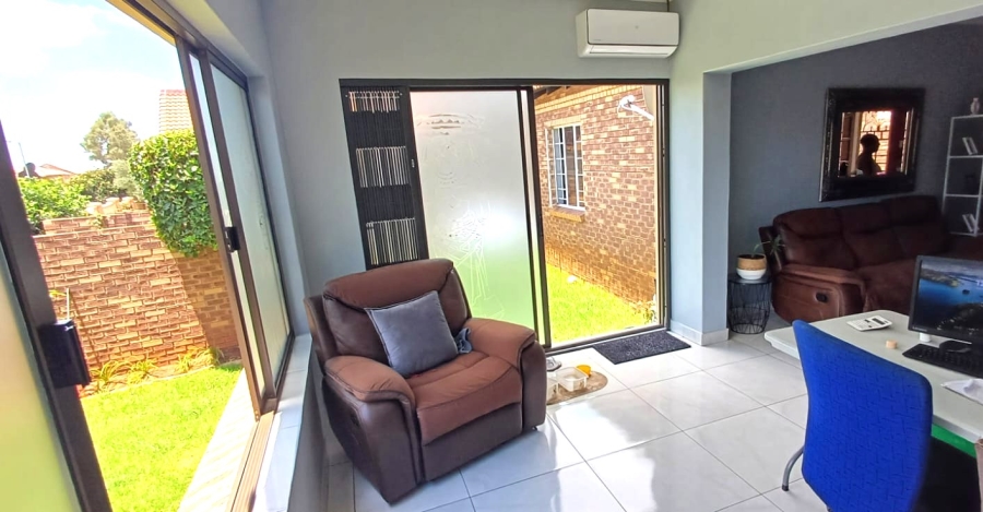 To Let 3 Bedroom Property for Rent in Equestria Gauteng