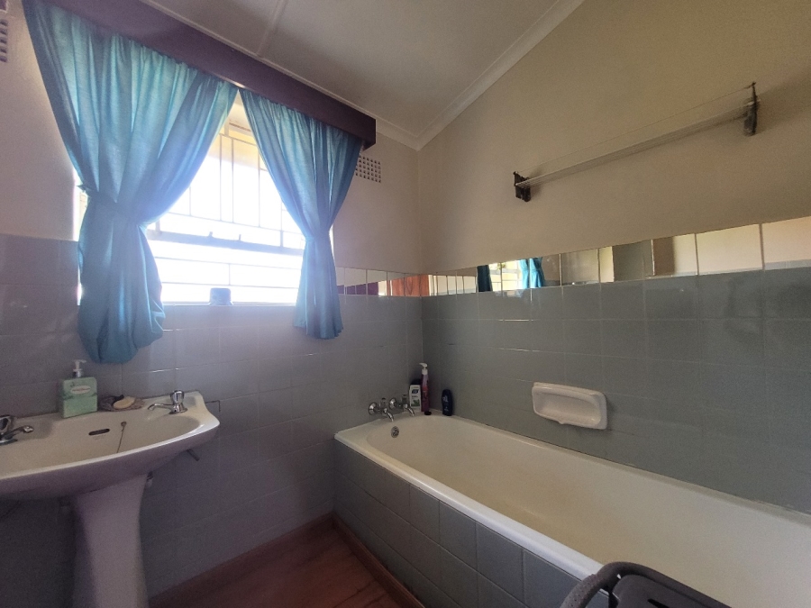 4 Bedroom Property for Sale in Greenhills Gauteng