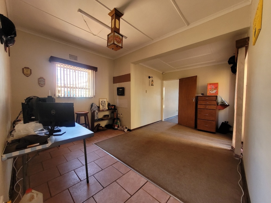 4 Bedroom Property for Sale in Greenhills Gauteng