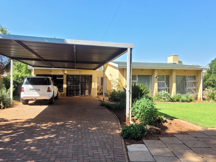 4 Bedroom Property for Sale in Greenhills Gauteng