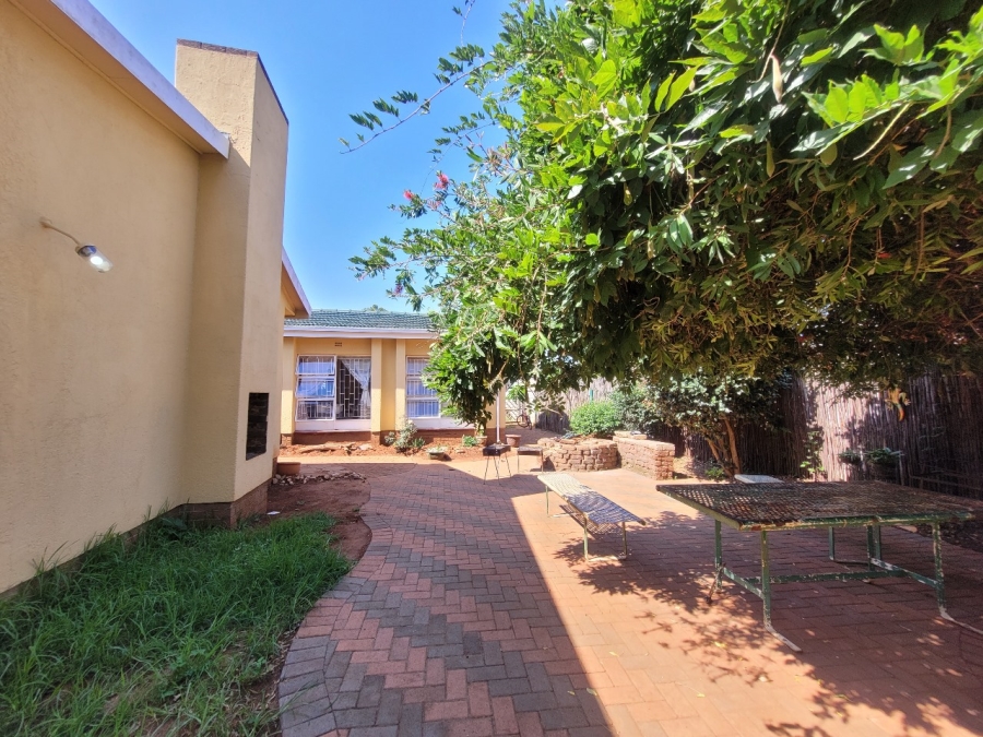 4 Bedroom Property for Sale in Greenhills Gauteng