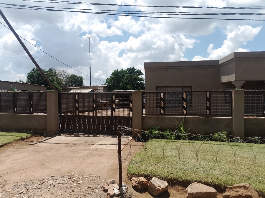 4 Bedroom Property for Sale in Windmill Park Gauteng