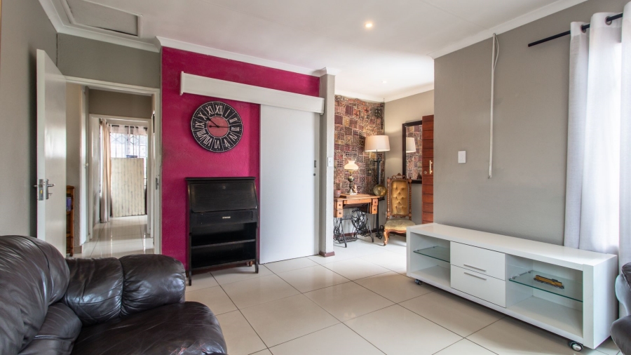 3 Bedroom Property for Sale in Bromhof Gauteng