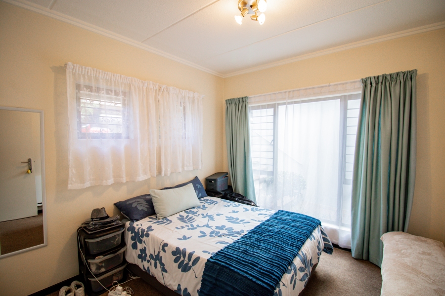 2 Bedroom Property for Sale in Bryanston Gauteng