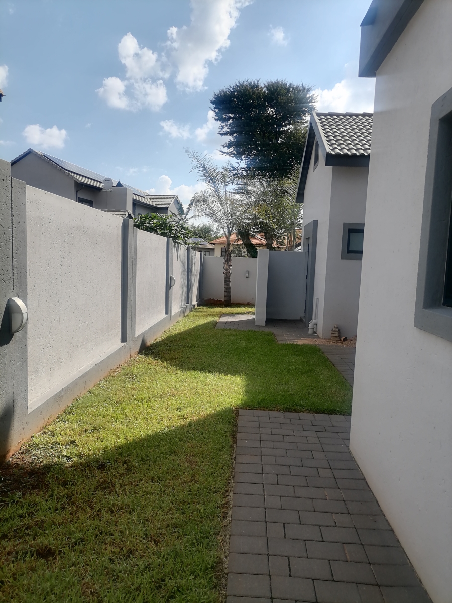 To Let 4 Bedroom Property for Rent in Zwartkop Golf Estate Gauteng