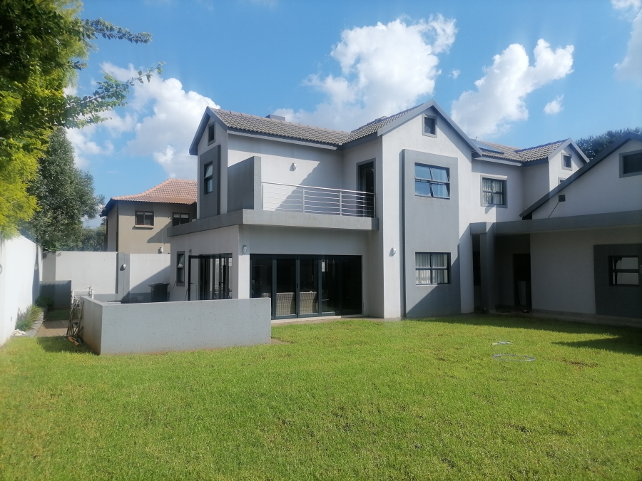 To Let 4 Bedroom Property for Rent in Zwartkop Golf Estate Gauteng