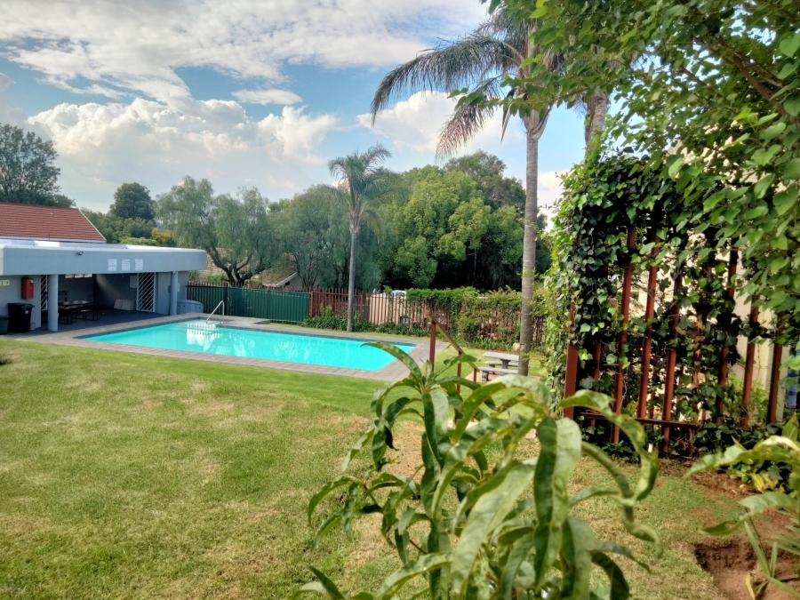 3 Bedroom Property for Sale in Helderkruin Gauteng