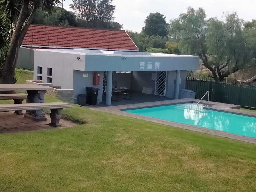 3 Bedroom Property for Sale in Helderkruin Gauteng