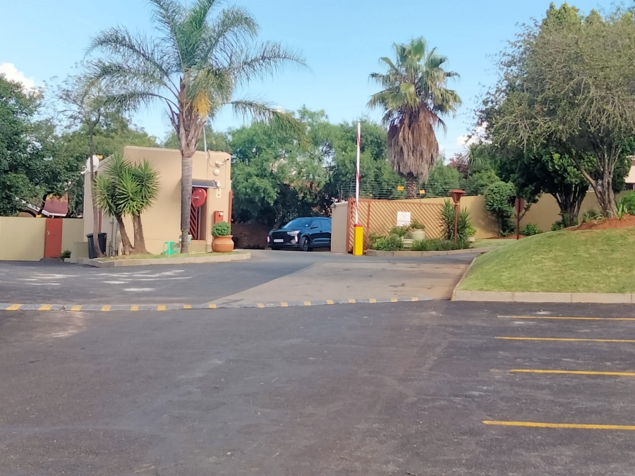 3 Bedroom Property for Sale in Helderkruin Gauteng