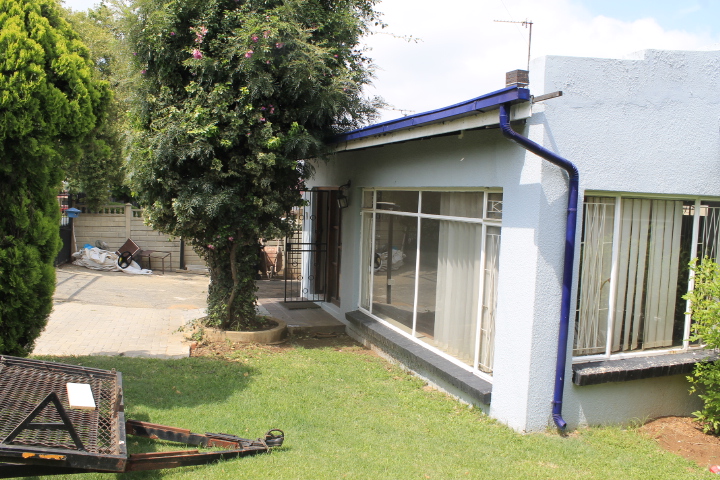 5 Bedroom Property for Sale in Discovery Gauteng