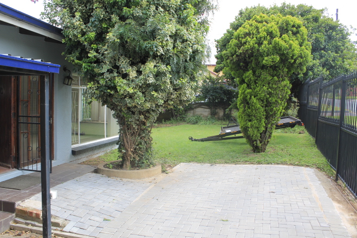 5 Bedroom Property for Sale in Discovery Gauteng