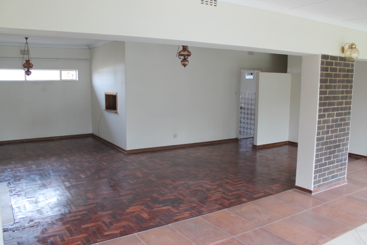 5 Bedroom Property for Sale in Discovery Gauteng