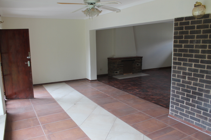 5 Bedroom Property for Sale in Discovery Gauteng