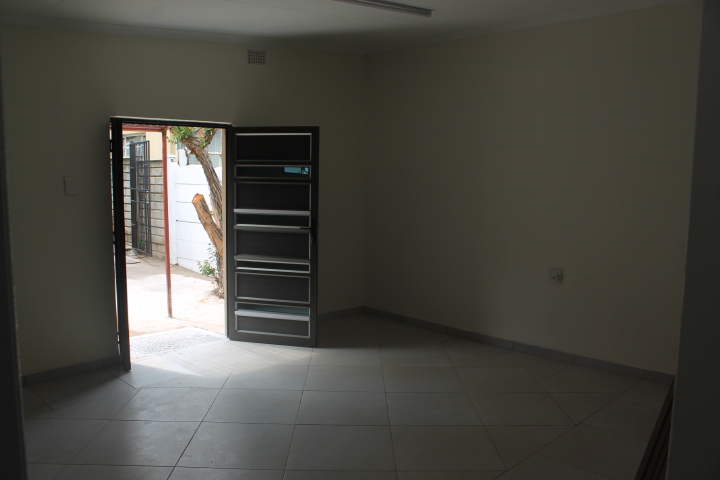 5 Bedroom Property for Sale in Discovery Gauteng