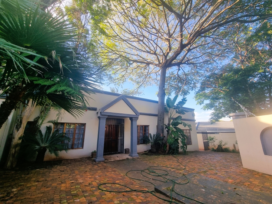 To Let 3 Bedroom Property for Rent in Little Falls Gauteng