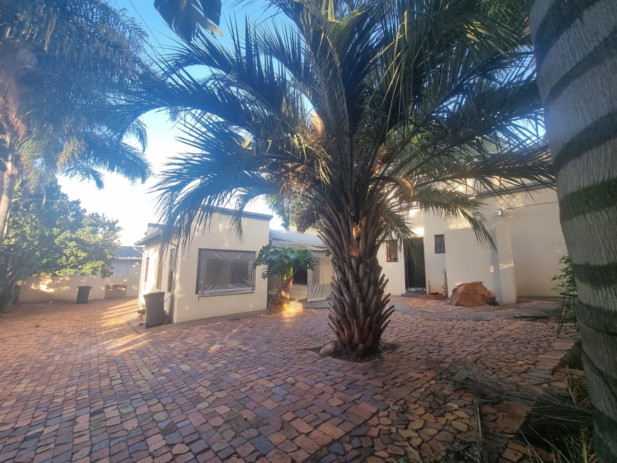 To Let 3 Bedroom Property for Rent in Little Falls Gauteng