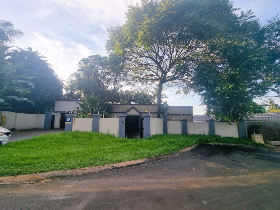 To Let 3 Bedroom Property for Rent in Little Falls Gauteng