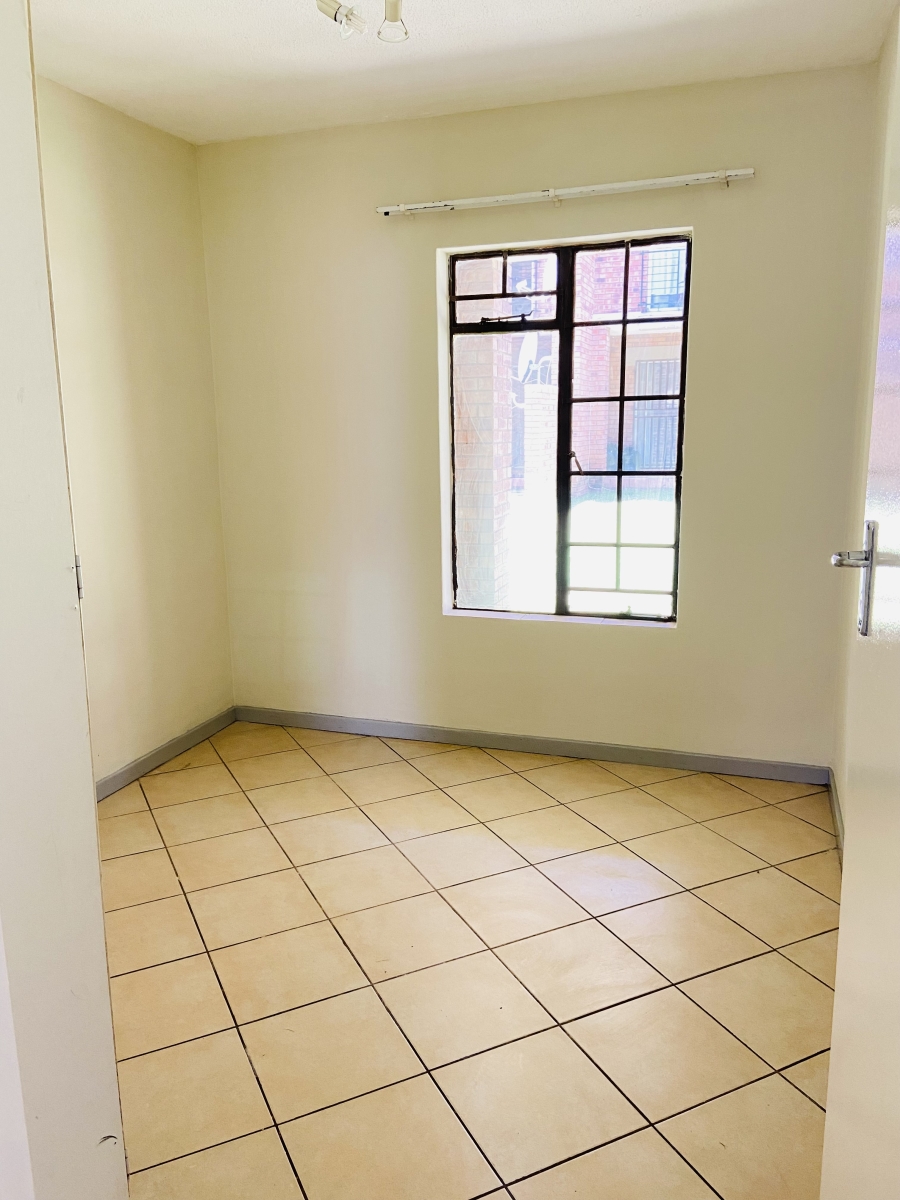 To Let 2 Bedroom Property for Rent in Noordwyk Gauteng