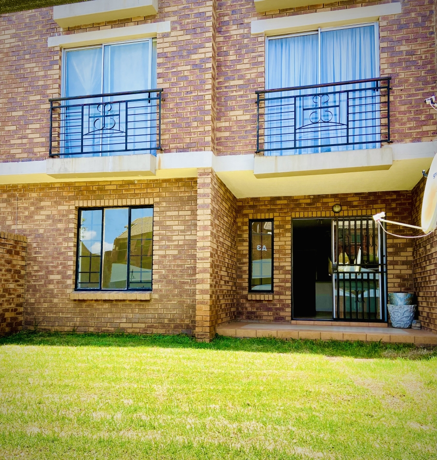 To Let 2 Bedroom Property for Rent in Noordwyk Gauteng