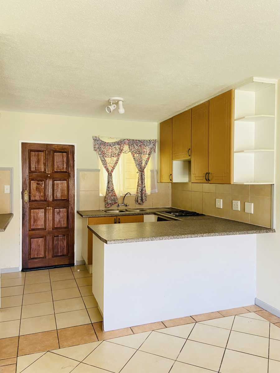 2 Bedroom Property for Sale in Noordwyk Gauteng