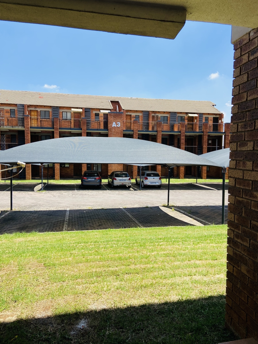 2 Bedroom Property for Sale in Noordwyk Gauteng