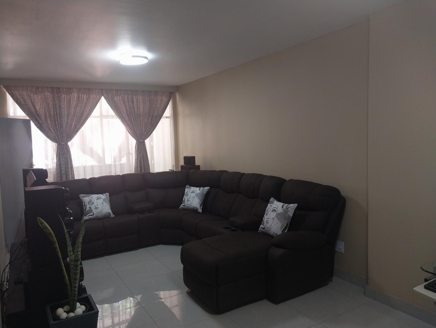 2 Bedroom Property for Sale in Berea Gauteng