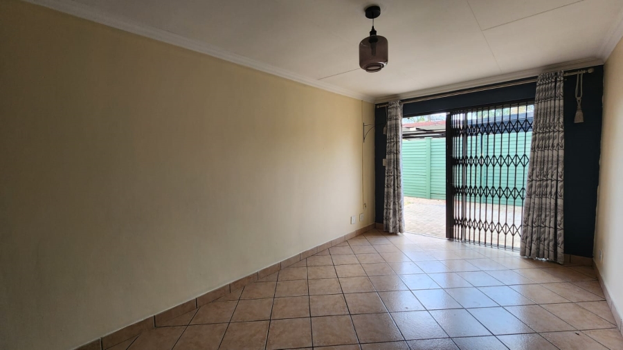 2 Bedroom Property for Sale in Rietfontein Gauteng