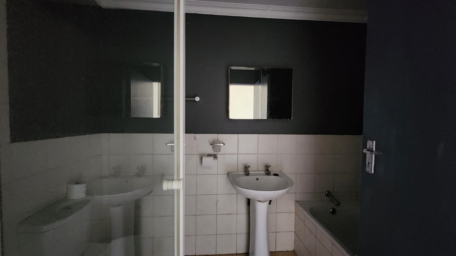 2 Bedroom Property for Sale in Rietfontein Gauteng