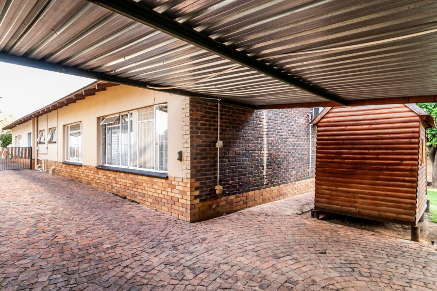 4 Bedroom Property for Sale in Rietfontein Gauteng