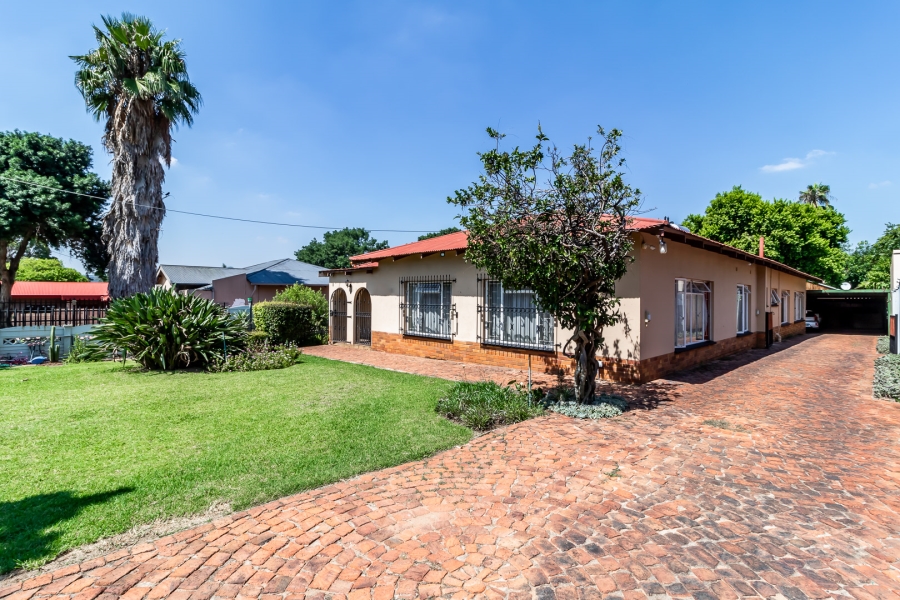 4 Bedroom Property for Sale in Rietfontein Gauteng