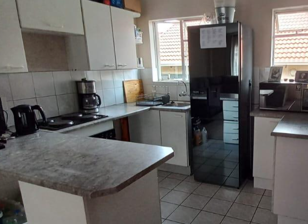 2 Bedroom Property for Sale in Linmeyer Gauteng