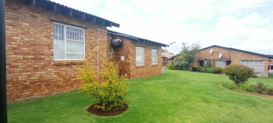 To Let 2 Bedroom Property for Rent in Lewisham Gauteng