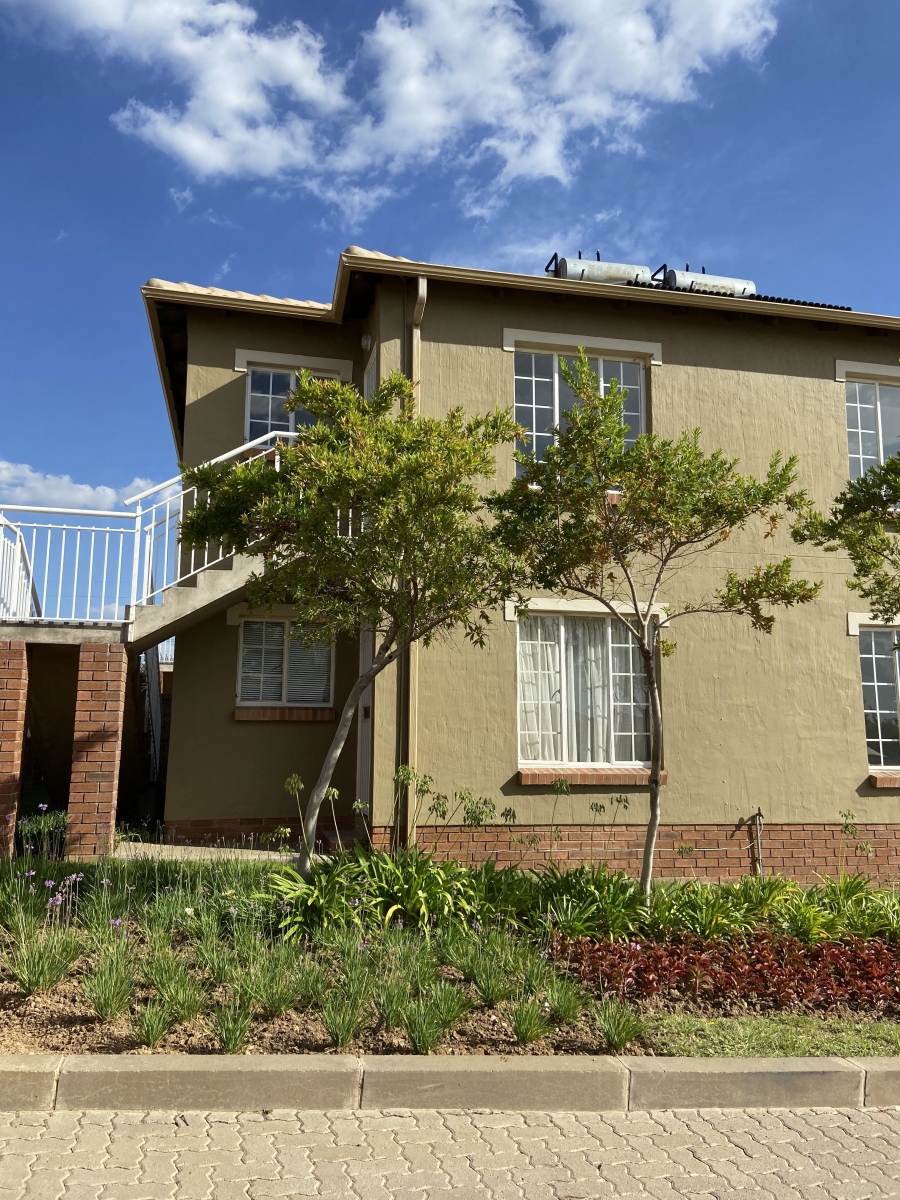 To Let 2 Bedroom Property for Rent in Kosmosdal Gauteng