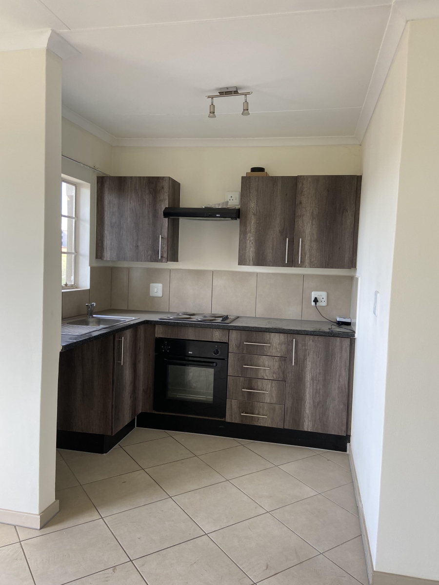 To Let 2 Bedroom Property for Rent in Kosmosdal Gauteng