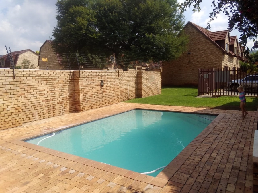 3 Bedroom Property for Sale in Willowbrook Gauteng