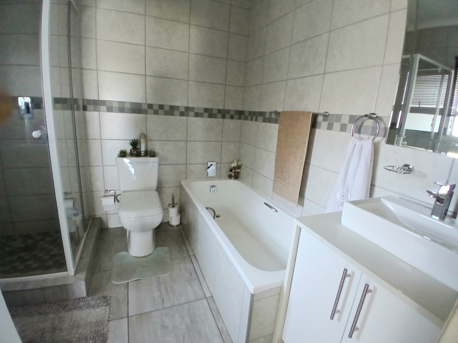 2 Bedroom Property for Sale in Illiondale Gauteng