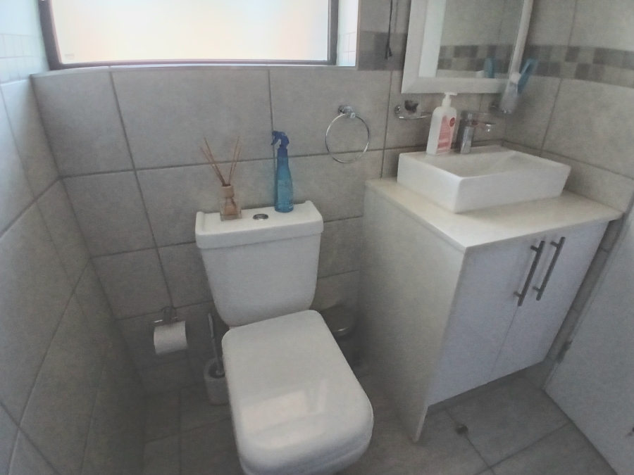 2 Bedroom Property for Sale in Illiondale Gauteng