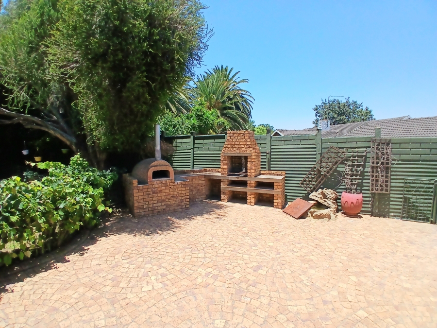 3 Bedroom Property for Sale in Eden Glen Gauteng