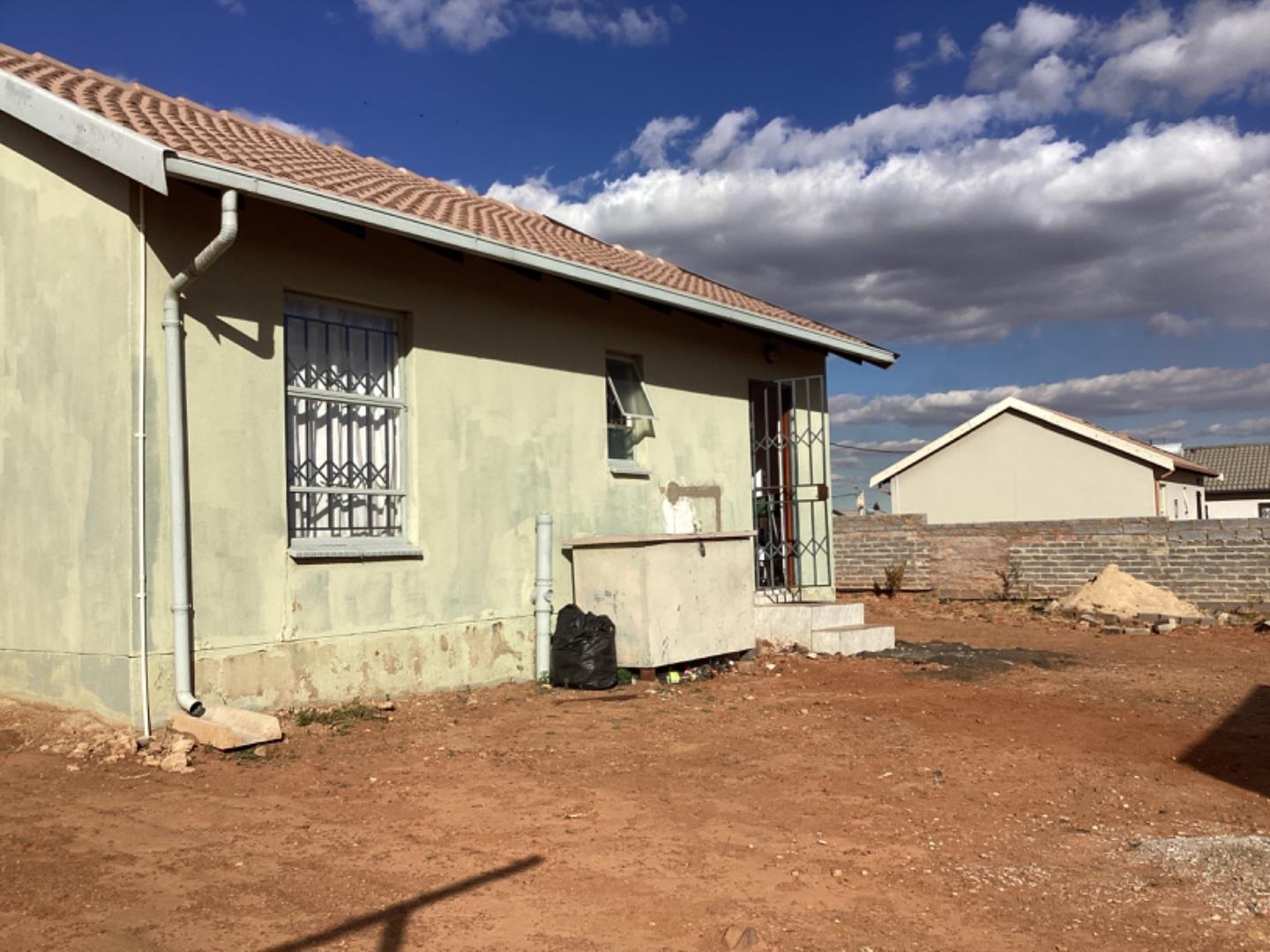To Let 2 Bedroom Property for Rent in Lenasia South Gauteng