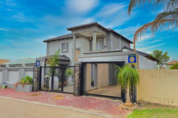 4 Bedroom Property for Sale in Rosslyn Gauteng