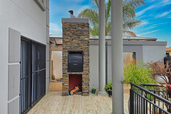 4 Bedroom Property for Sale in Rosslyn Gauteng