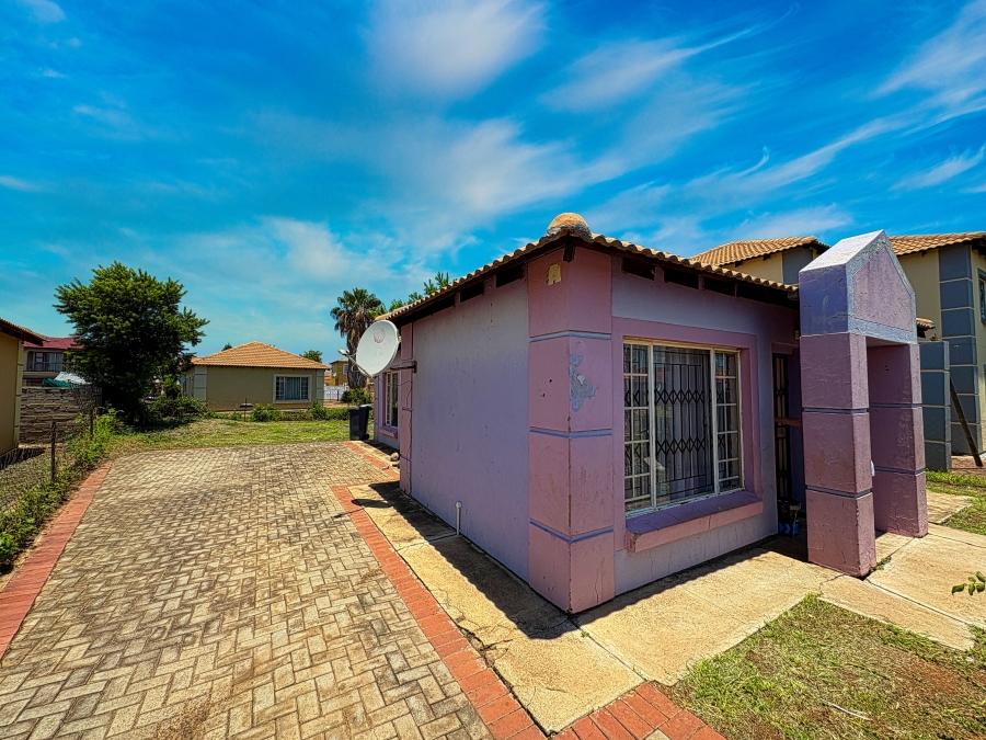 3 Bedroom Property for Sale in Rosslyn Gauteng