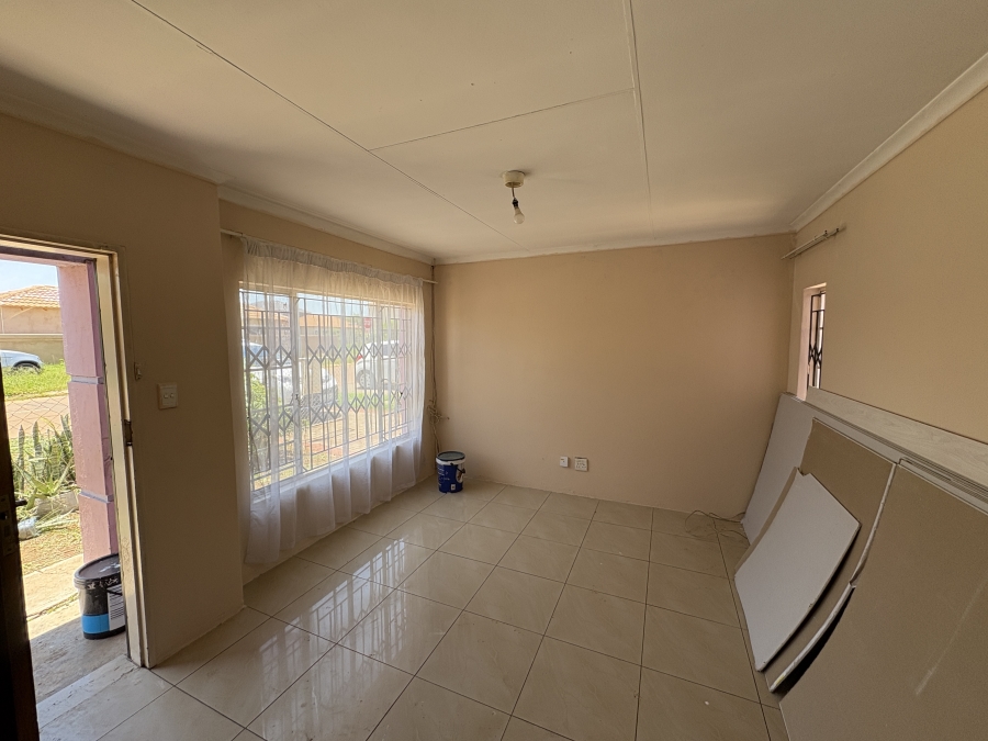 3 Bedroom Property for Sale in Rosslyn Gauteng