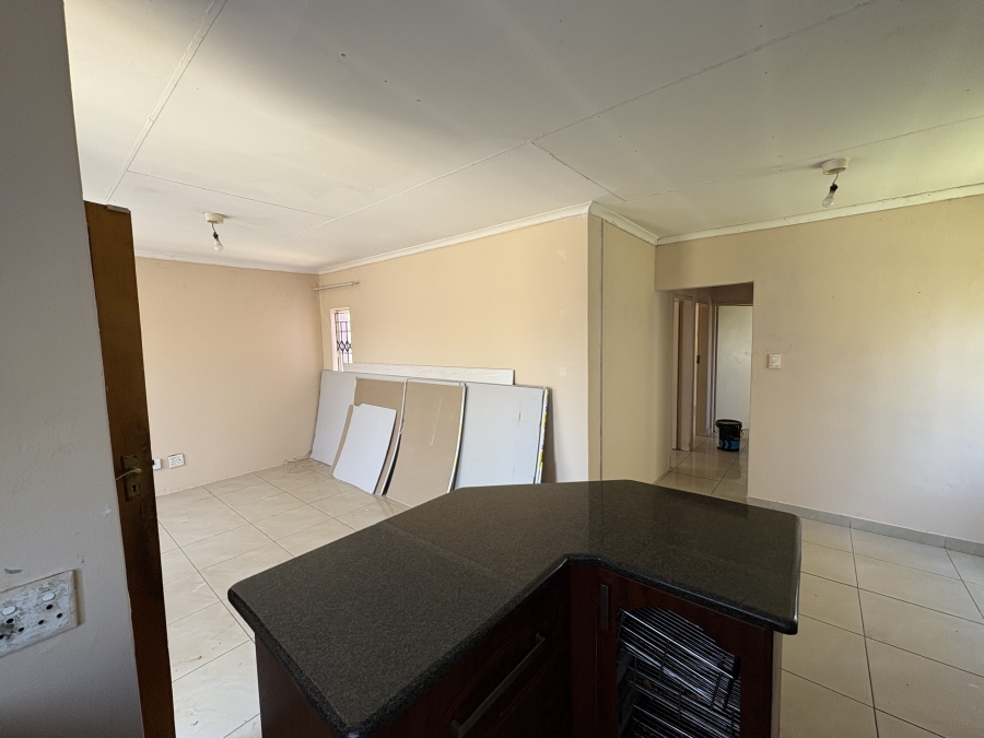 3 Bedroom Property for Sale in Rosslyn Gauteng