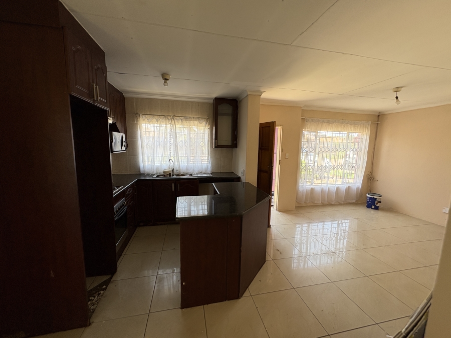 3 Bedroom Property for Sale in Rosslyn Gauteng