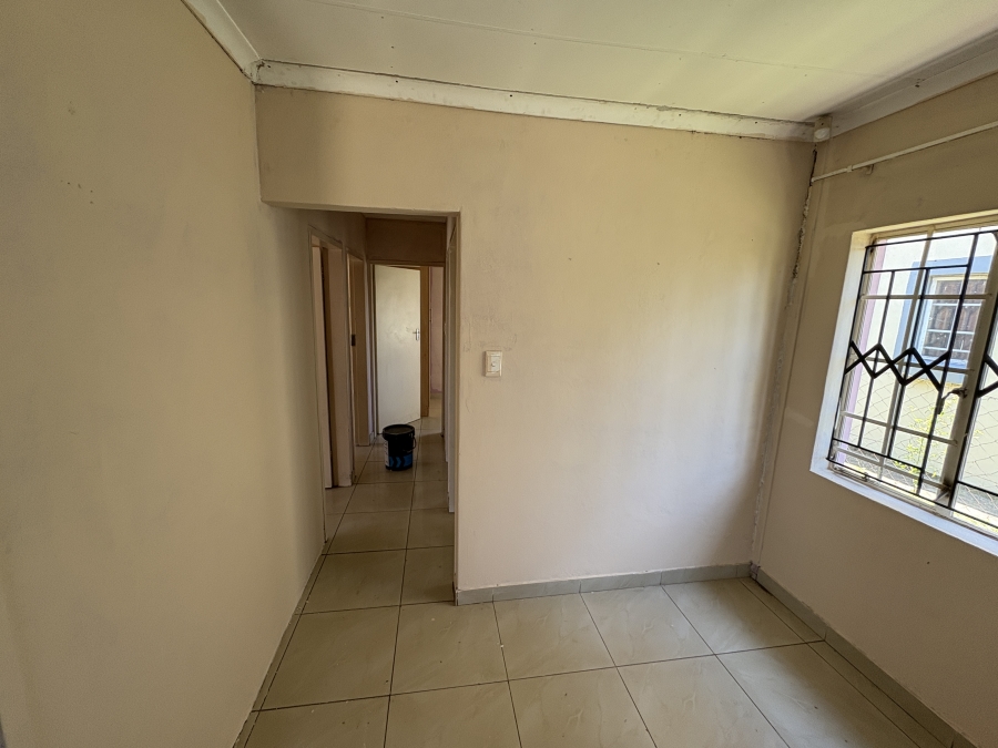 3 Bedroom Property for Sale in Rosslyn Gauteng