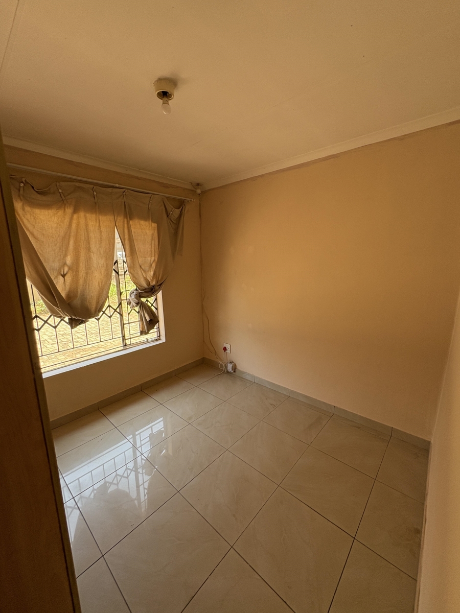 3 Bedroom Property for Sale in Rosslyn Gauteng