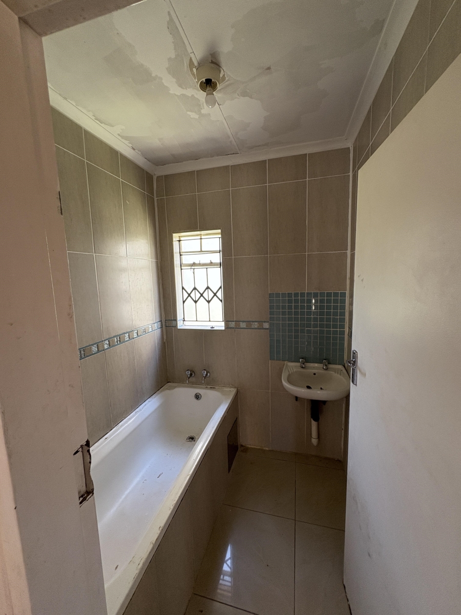 3 Bedroom Property for Sale in Rosslyn Gauteng